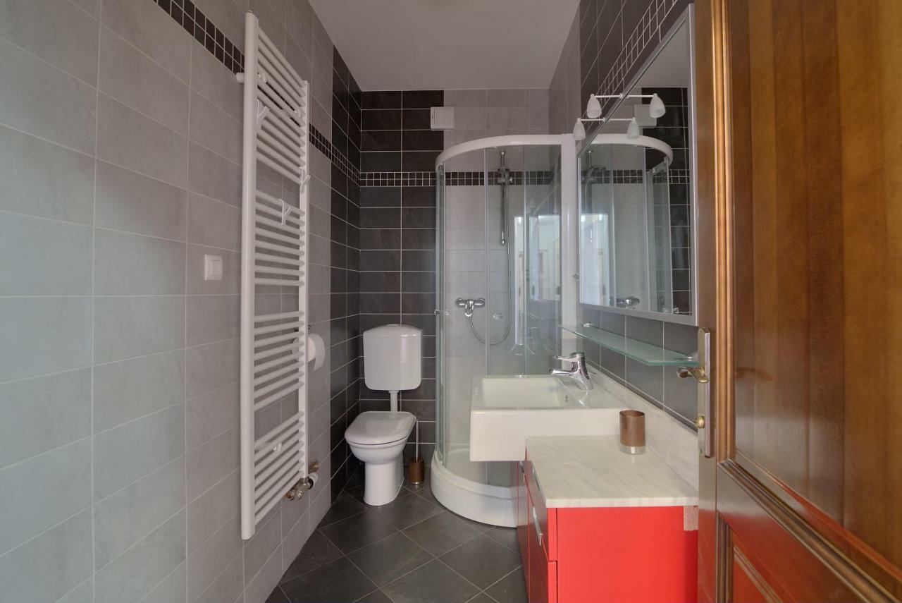 Kuk Apartment *